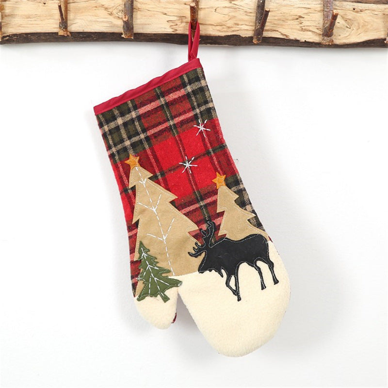 Christmas Oven Mitt with Plaid Pattern, Moose and Trees