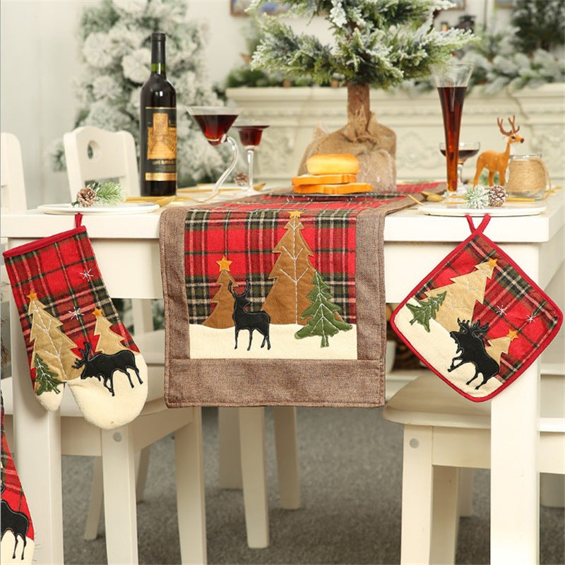 Christmas Oven Mitt with Plaid Pattern, Moose and Trees