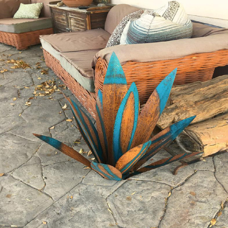 Hand Finished Agave Garden Metal Art for Yard or Patio | Weatherproof, Set Up Without Tools | Two Heights, 27 or 35 cm, Four Colors