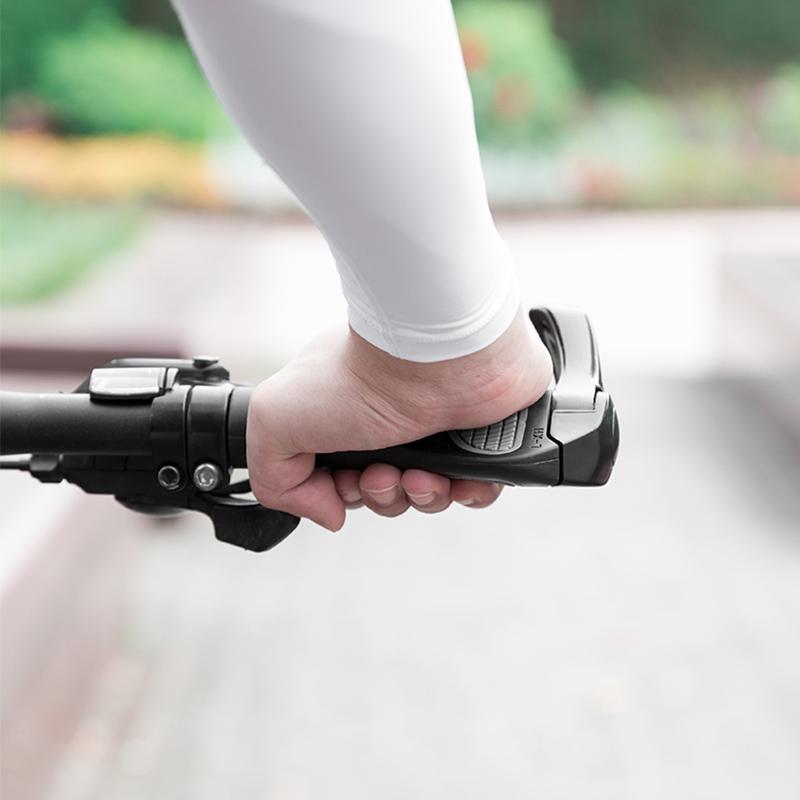 Ergonomic Bike Grips in Silicone and Aluminum Alloy | Fit 22.2 mm Handlebars, Angle Adjustable | Bicycle Accessories
