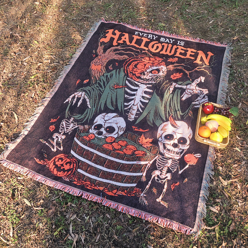 Halloween Throw Blanket | Available in Kürbis-Skelett | Soft Fleece for Sofas, Beds, and Movie Nights