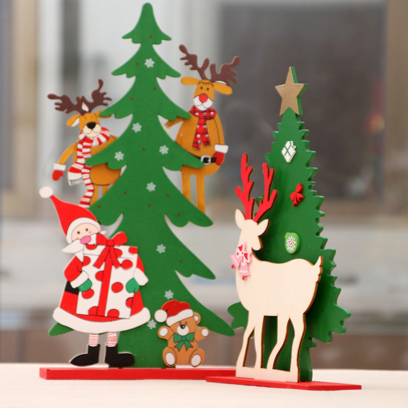 Wooden Christmas Tree and Reindeer Figurines Tabletop Decor