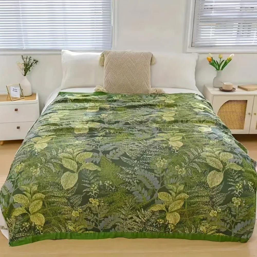 Bamboo Fiber Cooling Quilt with Leaf Pattern | Lightweight Bedding Design | Comfortable for Sleeping and Resting
