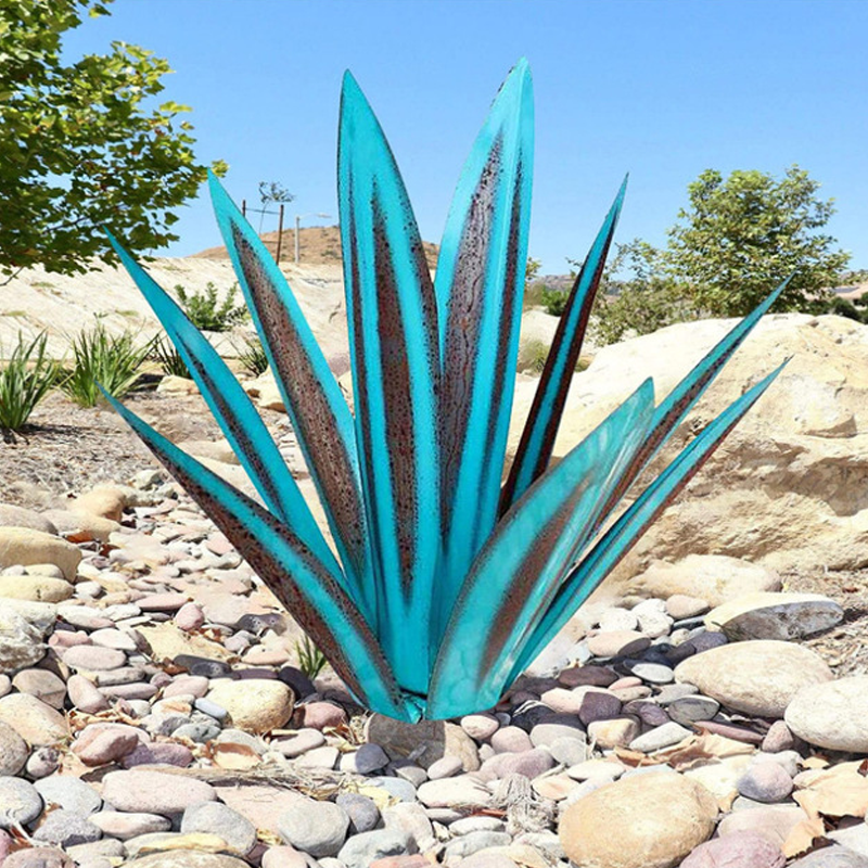 Garden Metal Art Agave Plant in Weathered Iron | Handmade Stemless Sculpture for Beds, Patios and Pots | Two Heights
