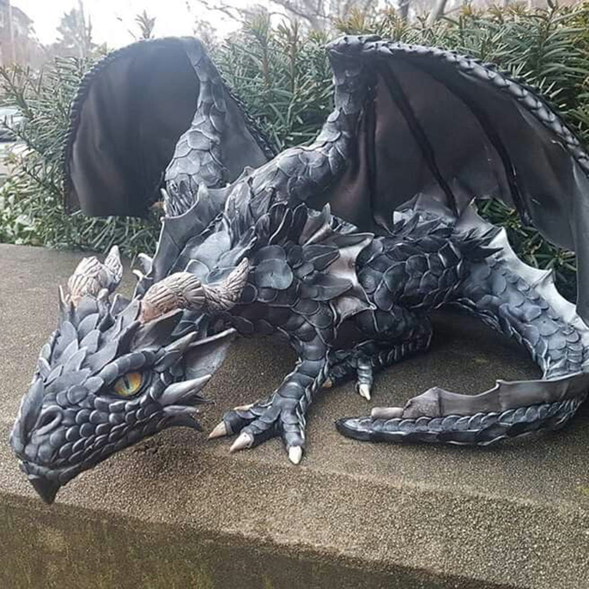 Seated dragon guardian sculpture in resin for outdoor garden decor