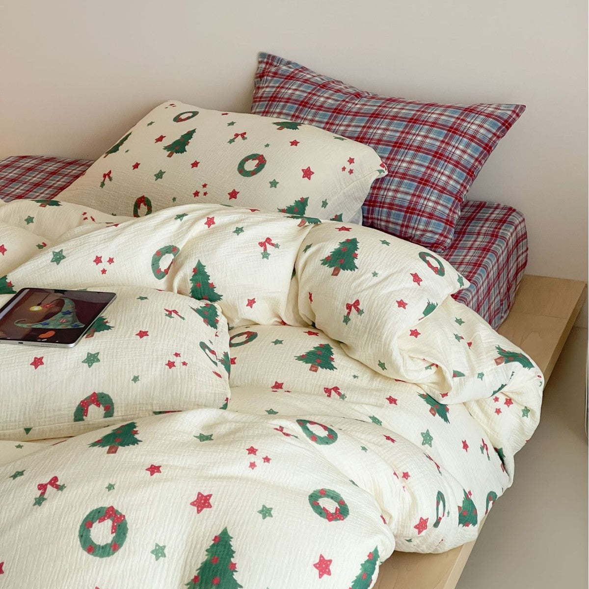 Christmas Tree and Wreath Print Bedding Set with Duvet Cover