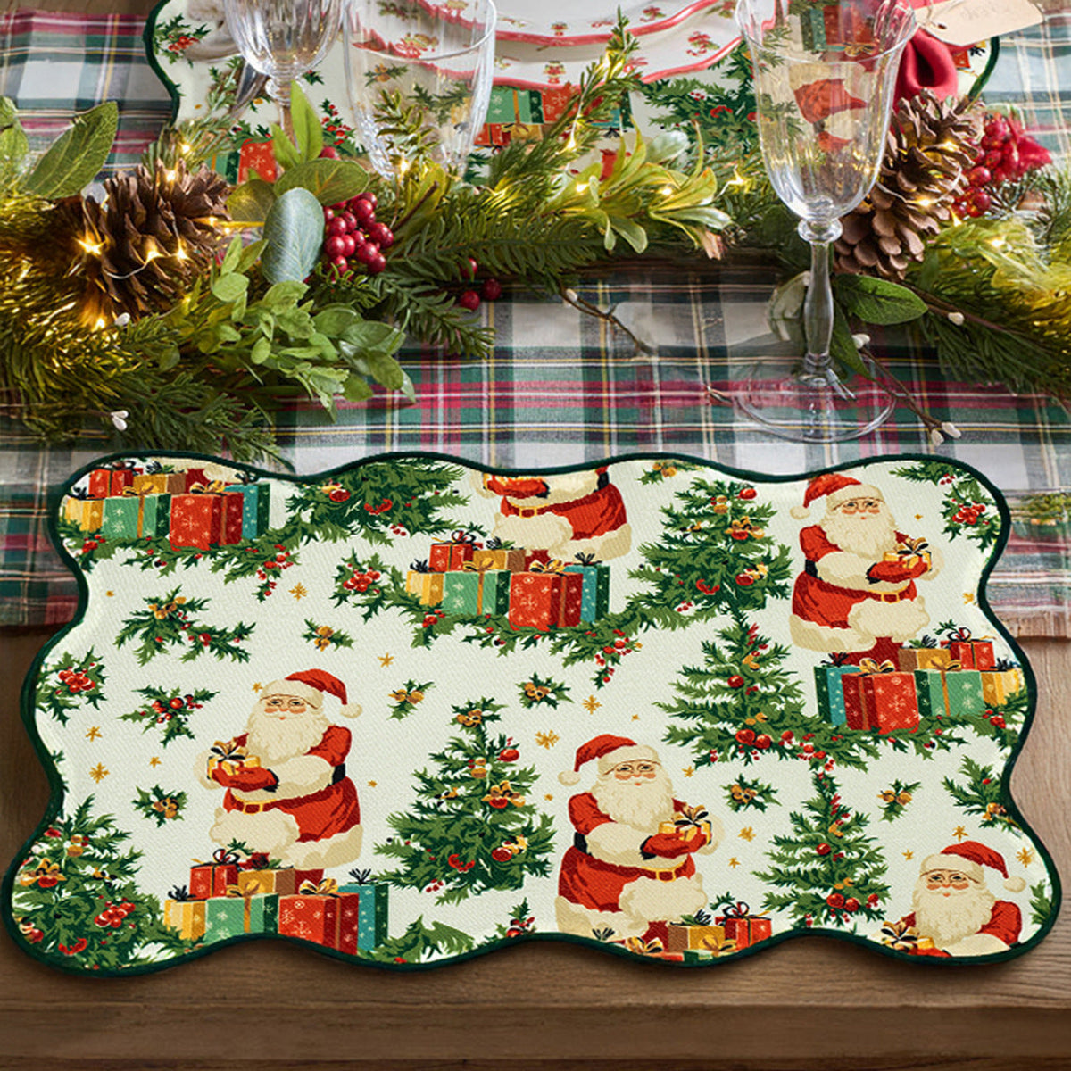 Christmas Placemat with Scalloped Edge and Nostalgic Santa Print