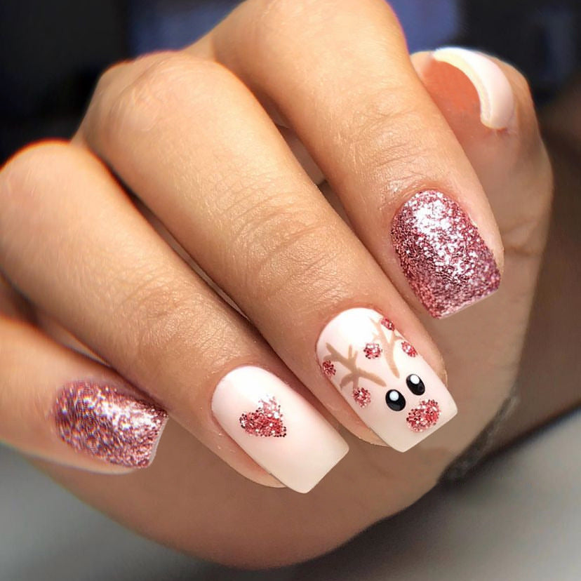 Christmas Press On Nails with Glitter and Reindeer Accents