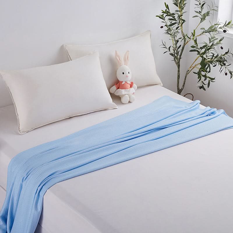Bamboo Fiber Summer Quilt | Lightweight Breathable Fabric, 6 Colors and 3 Sizes | Cooling Comfort for Warm Nights