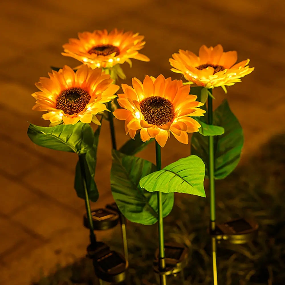 Solar Sunflower Outdoor Light | Playful Decorative Design | Cordless Charging for Gardens and Patios