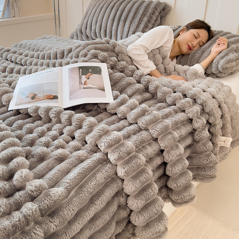 Warm Blanket in Coral Fleece for Couch and Bed | Machine Washable and Lightweight | 6 Sizes, 7 Colors