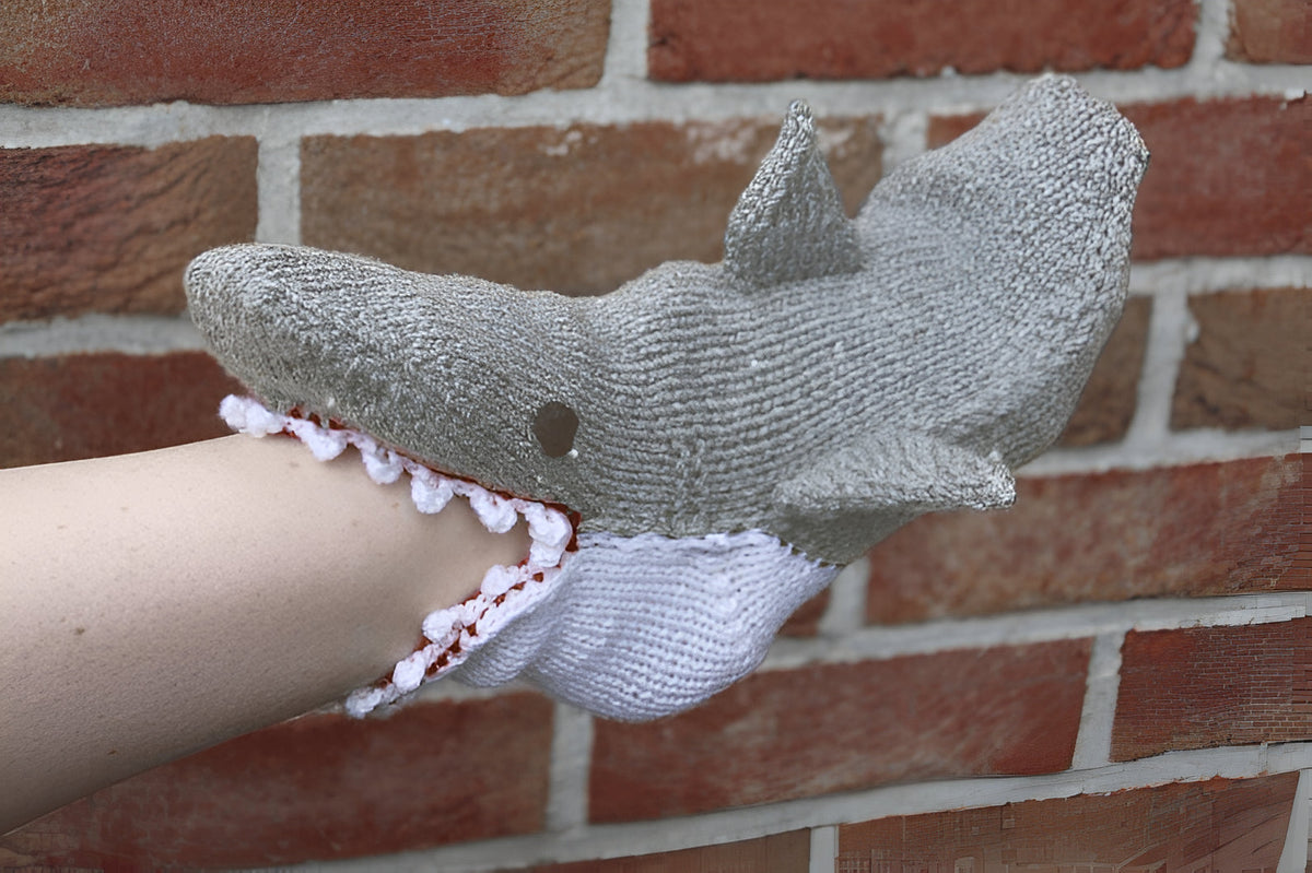 Crocodile patterned 3D knit socks with raised reptile stitch texture