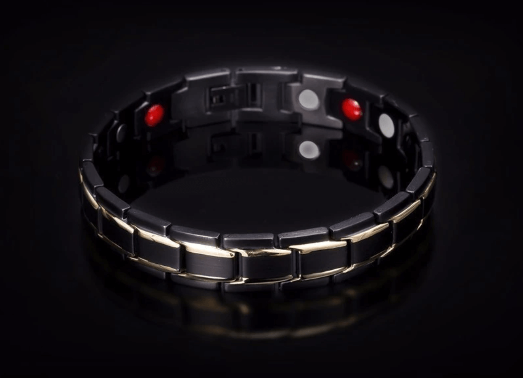 Magnetic Stainless Steel Bracelet for Men and Women | 316L Link Band with Red and Silver Dots | 21 x 1.3 cm